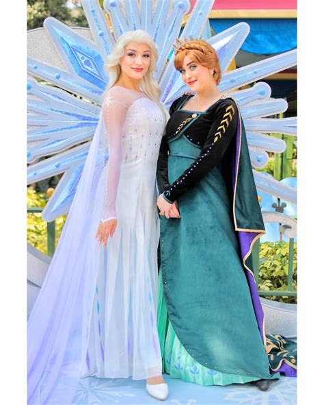 anna elsa and anna|disneyland frozen 2.